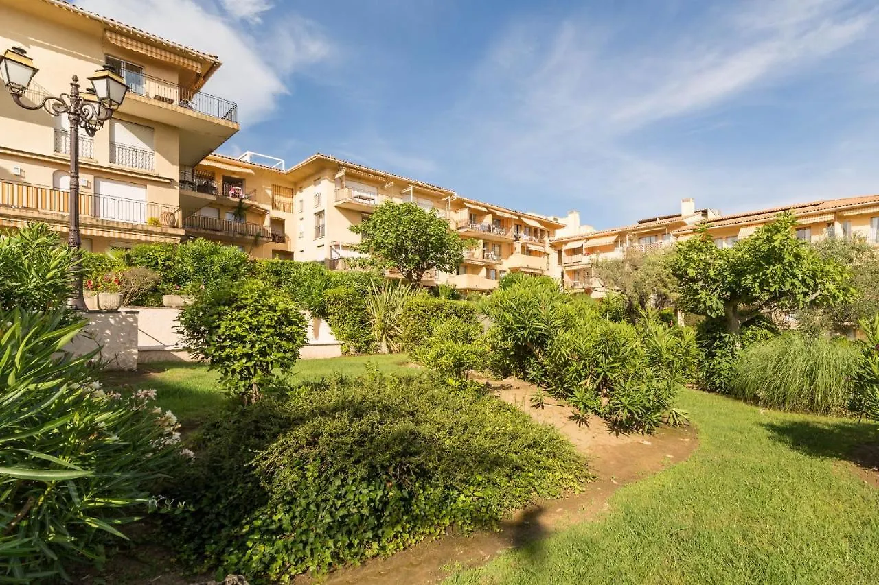 Residence Pierre & Vacances Eden Parc Saint-Tropez 2*,
